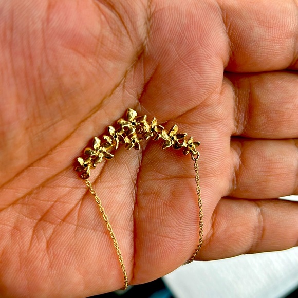 14 karat 8 plumeria with blue sapphire gems gold necklace - Picture 4 of 6